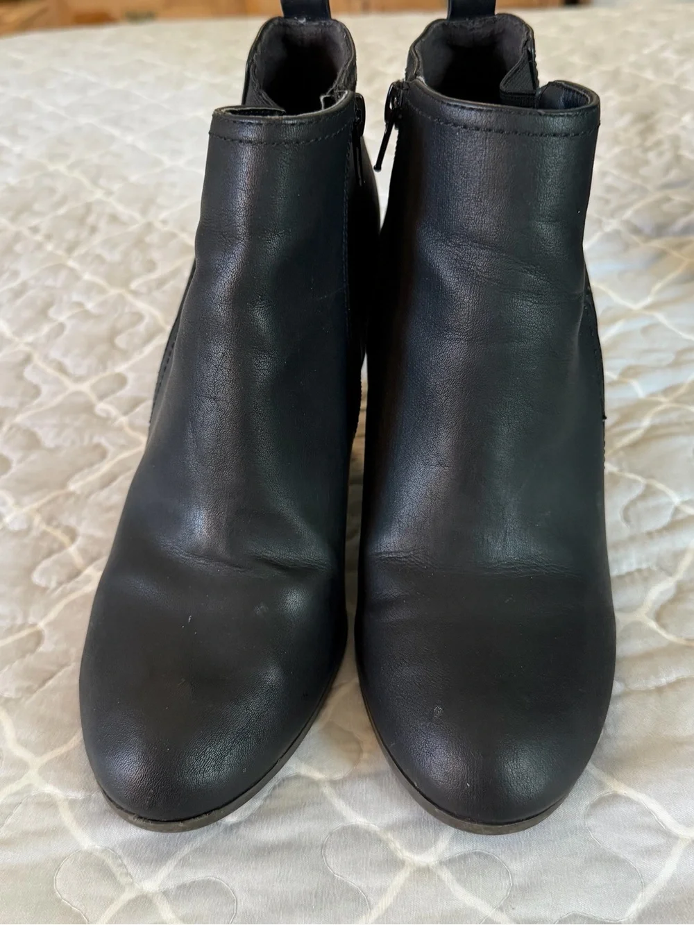 Women's Fergie Black Ankle Boots size 8.5 with Stacked Heel & zipper
